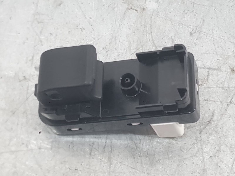 Recambio de mando elevalunas trasero izquierdo para mazda 2 hatchback (dl, dj) 1.5 skyactiv-g referencia OEM IAM D09H66370  
