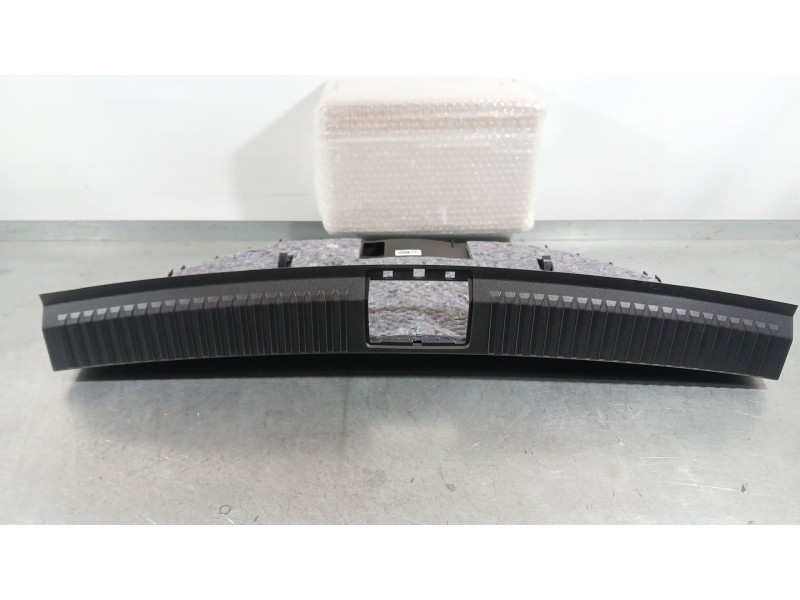 Recambio de guarnecido porton trasero para renault austral tce 130 referencia OEM IAM 849204290R  