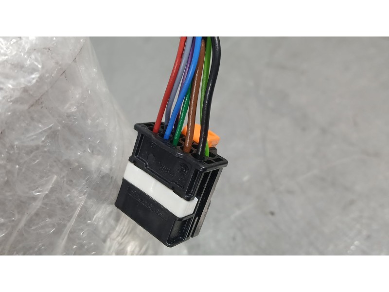 Recambio de retrovisor izquierdo para peugeot 2008 ii (ud_, us_, uy_, uj_, ur_, uc_) 1.2 puretech 100 referencia OEM IAM 9847189