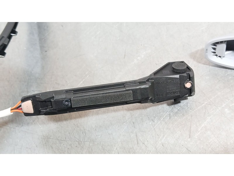 Recambio de maneta exterior delantera derecha para ford kuga iii (dfk) 1.5 ecoboost referencia OEM IAM LJ6BS22404EC CON SENSOR 