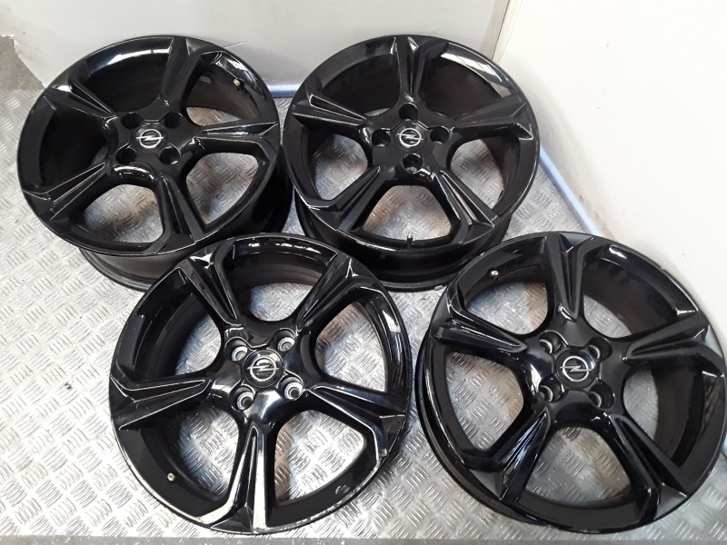 Recambio de juego llantas aluminio para opel corsa f (p2jo) 1.2 (68) referencia OEM IAM 7X17 4 TORN ET38 ROZADAS ALUMINIO