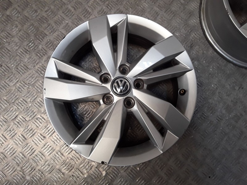 Recambio de juego llantas aluminio para volkswagen polo vi (aw1, bz1, ae1) 1.0 tsi referencia OEM IAM 5.5X15 5 TORN ET40 ROZADAS