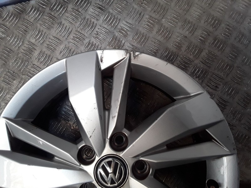 Recambio de juego llantas aluminio para volkswagen polo vi (aw1, bz1, ae1) 1.0 tsi referencia OEM IAM 5.5X15 5 TORN ET40 ROZADAS