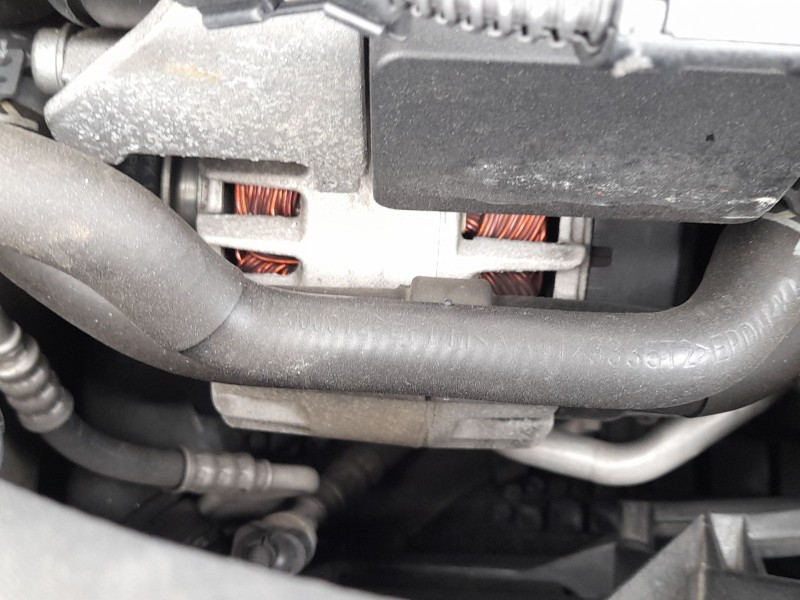 Recambio de alternador para volkswagen golf vi (5k1) 1.6 tdi referencia OEM IAM 03L903023X 03L903023 