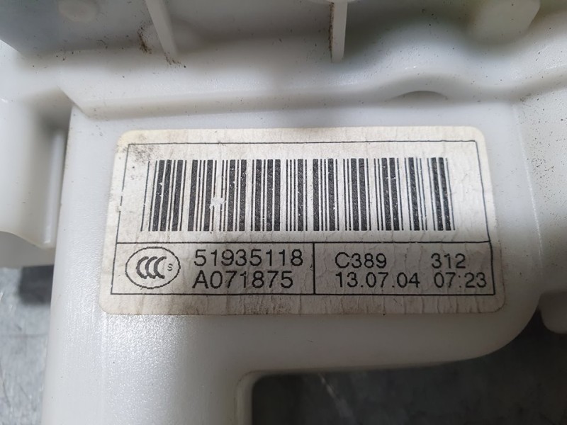 Recambio de cerradura puerta delantera izquierda para fiat nuova 500 (150) lounge referencia OEM IAM 51935118 A071875 5 PINES