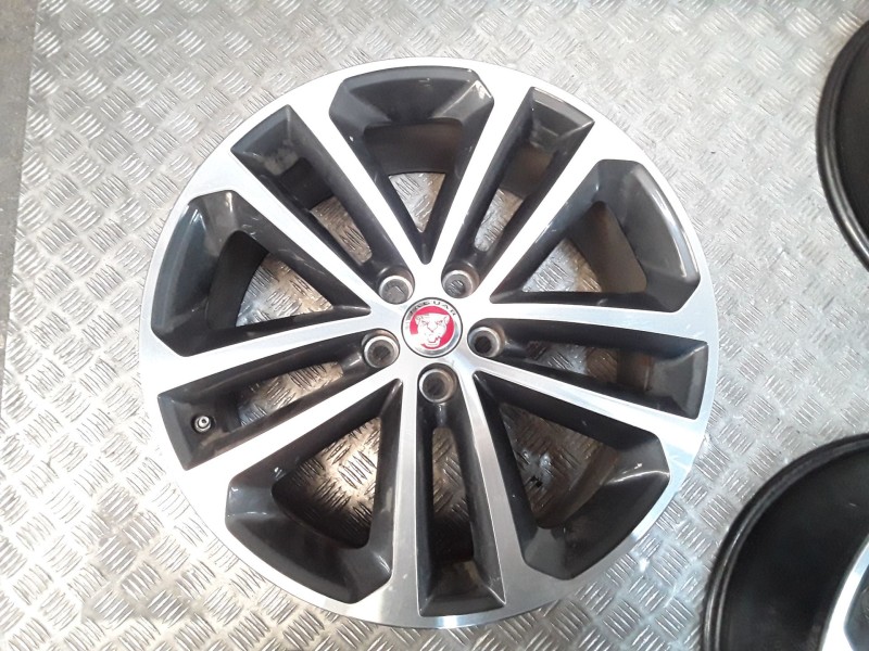 Recambio de juego llantas aluminio para jaguar f-pace (x761) 2.0 td4 awd referencia OEM IAM 8.5X16 5 TORN ET45  ALUMINIO