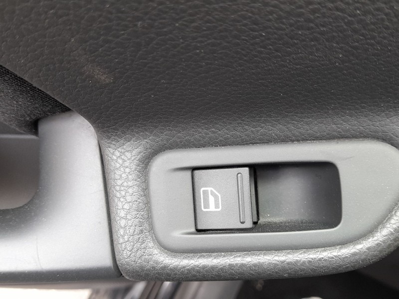 Recambio de mando elevalunas trasero izquierdo para volkswagen golf vi (5k1) 1.6 tdi referencia OEM IAM 7L6959855CREH  