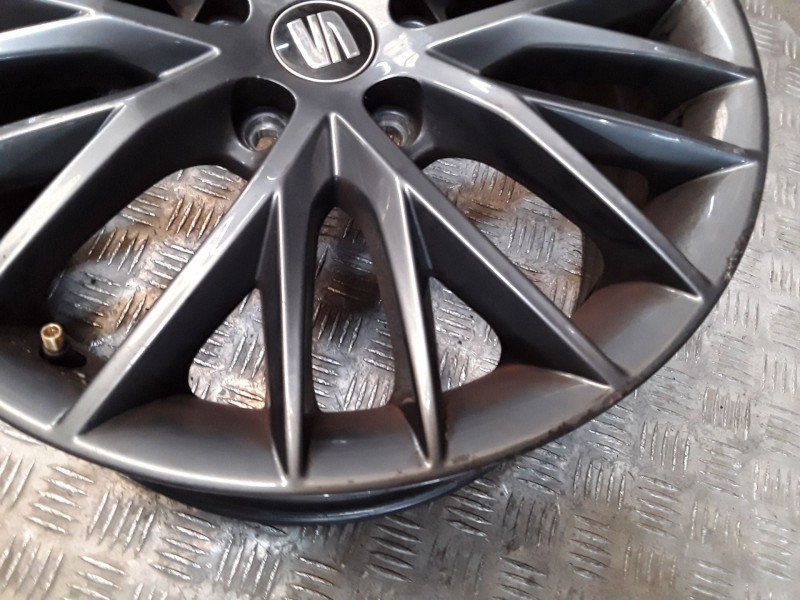 Recambio de llanta aluminio para seat leon st (5f8) 1.4 tsi referencia OEM IAM 7X17 5 TORN ET49 ROZADAS ALUMINIO