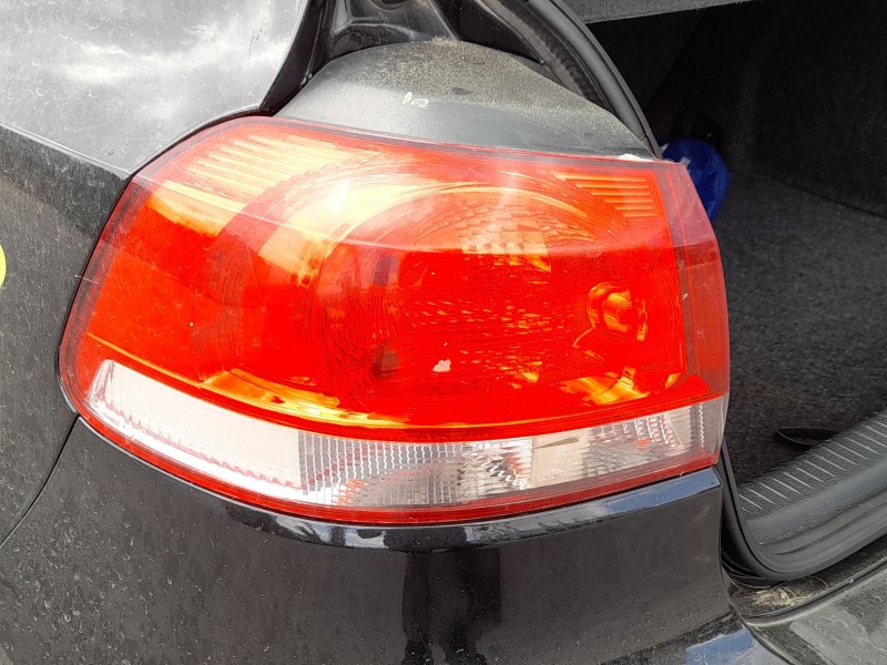 Recambio de piloto trasero izquierdo interior para volkswagen golf vi (5k1) 1.6 tdi referencia OEM IAM 5K0945095N  