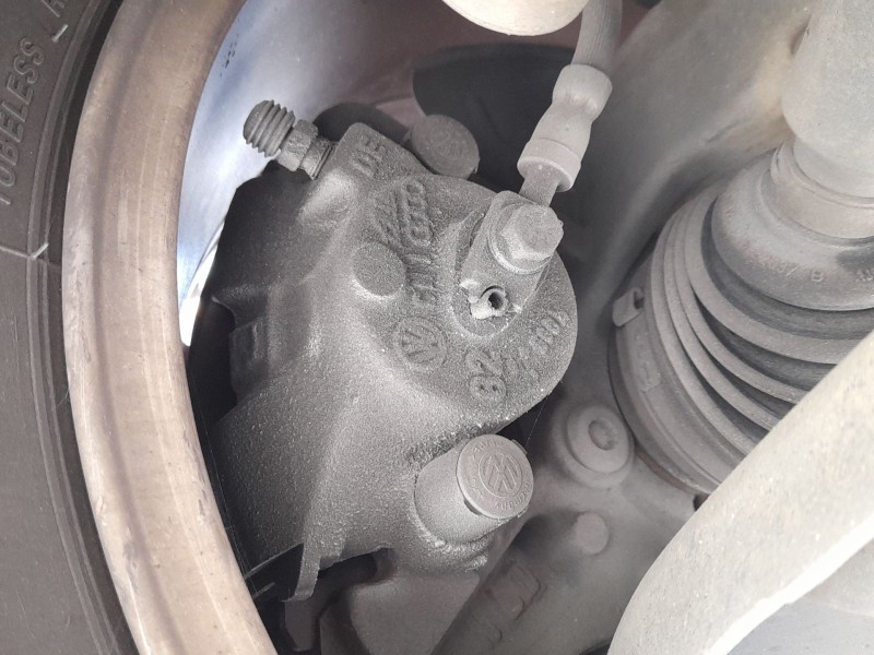 Recambio de pinza freno delantera derecha para volkswagen golf vi (5k1) 1.6 tdi referencia OEM IAM 1K0615124D  