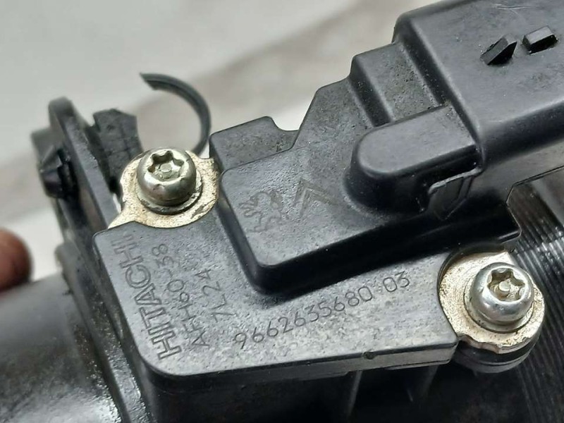 Recambio de caudalimetro para peugeot 5008 gt line referencia OEM IAM 9662635680 AFH6038 HITACHI