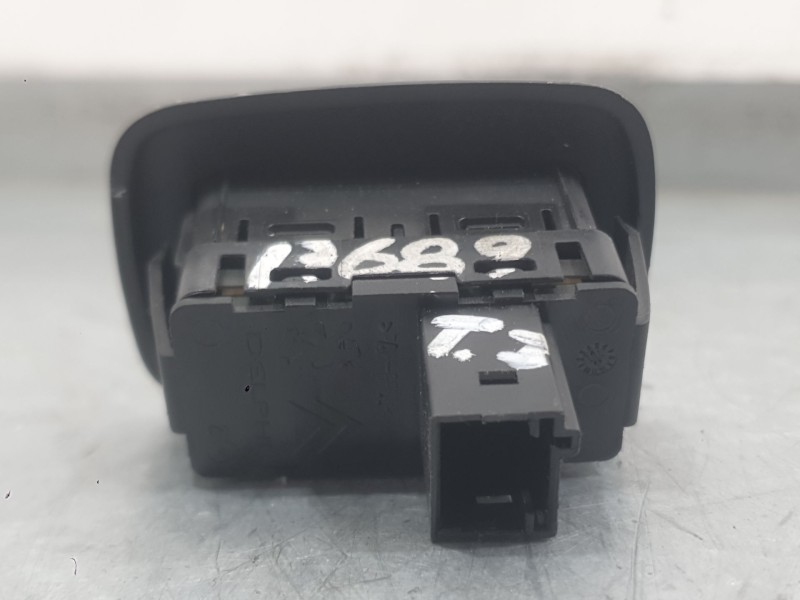 Recambio de mando elevalunas trasero izquierdo para peugeot 508 i (8d_) 1.6 hdi referencia OEM IAM 6490C6  