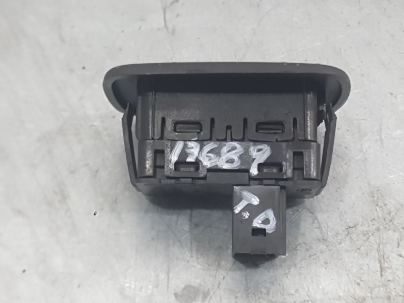 Recambio de mando elevalunas trasero derecho para peugeot 508 i (8d_) 1.6 hdi referencia OEM IAM 6490C6  
