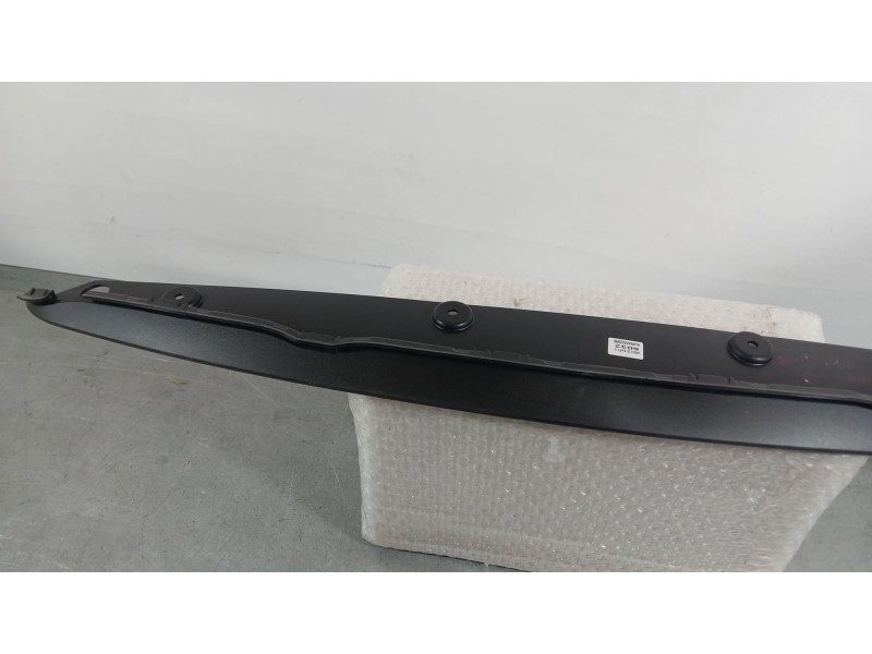 Recambio de spoiler paragolpes trasero para land rover range rover evoque (l551) 2.0 d165 mhev 4x4 referencia OEM IAM 28LR114905