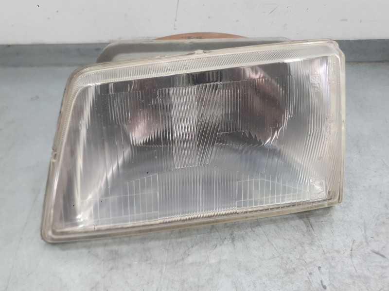 Recambio de faro izquierdo para peugeot 205 i (741a/c) 1.7 diesel referencia OEM IAM 6204A3  