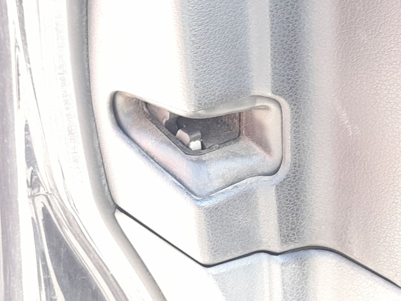 Recambio de cerradura puerta delantera izquierda para seat exeo (3r2) 2.0 tdi referencia OEM IAM 8E1837015AA  