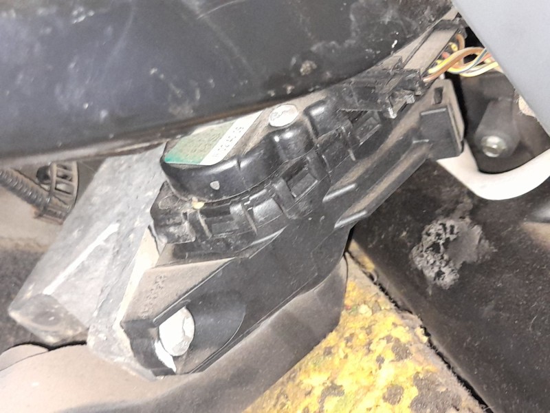 Recambio de potenciometro pedal para seat exeo (3r2) 2.0 tdi referencia OEM IAM 8E1721523G  
