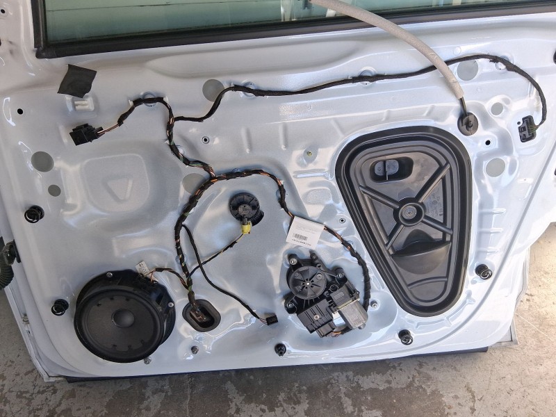 Recambio de elevalunas delantero derecho para volkswagen polo vi (aw1, bz1, ae1) 1.0 referencia OEM IAM 2G4837462D  