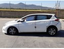 toyota auris (_e18_) del año 2014