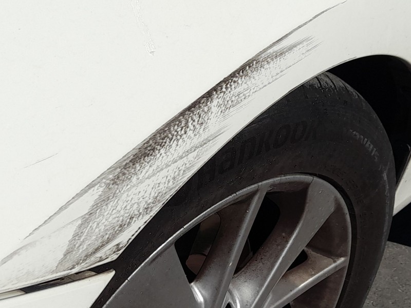 Recambio de aleta delantera izquierda para toyota auris (_e18_) 1.4 d-4d (nde180_) referencia OEM IAM 5381202340 ROZADA 
