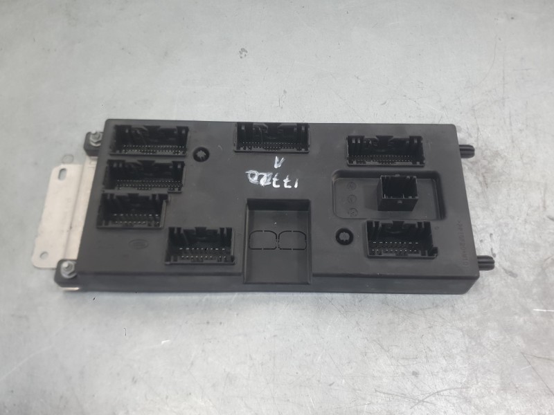 Recambio de caja reles / fusibles para jaguar f-pace (x761) 2.0 td4 awd referencia OEM IAM C2D23644  
