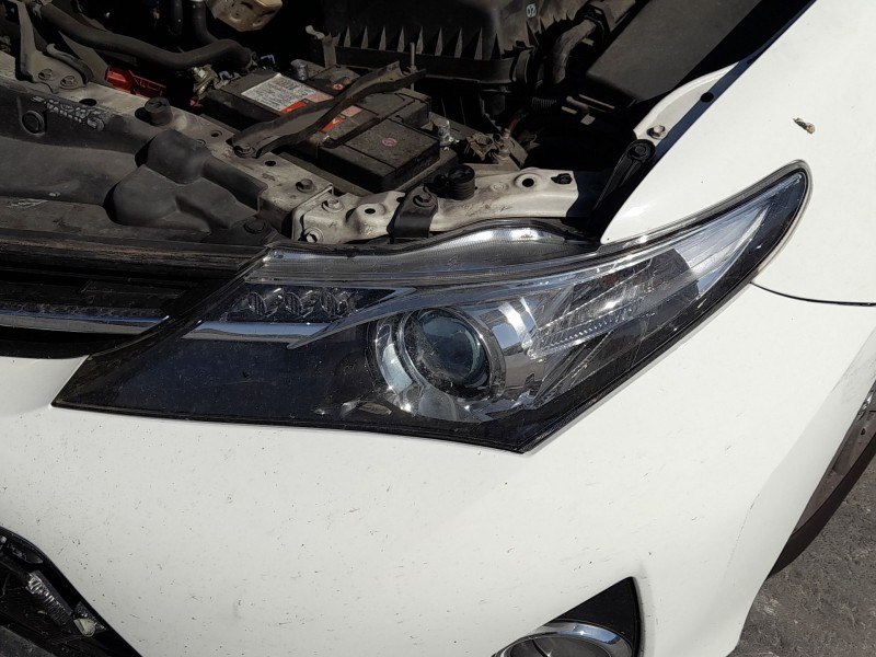 Recambio de faro izquierdo para toyota auris (_e18_) 1.4 d-4d (nde180_) referencia OEM IAM 8117002J61  