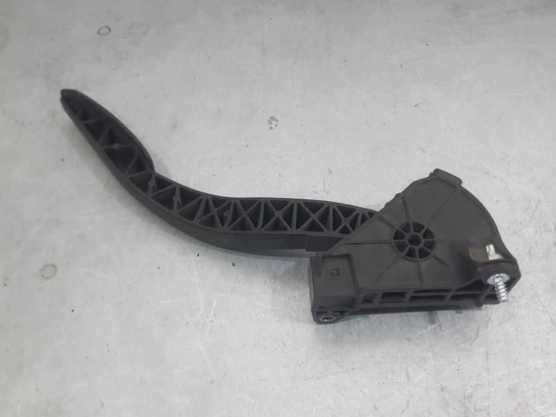 Recambio de potenciometro pedal para jaguar f-pace (x761) 2.0 td4 awd referencia OEM IAM T4A47133  