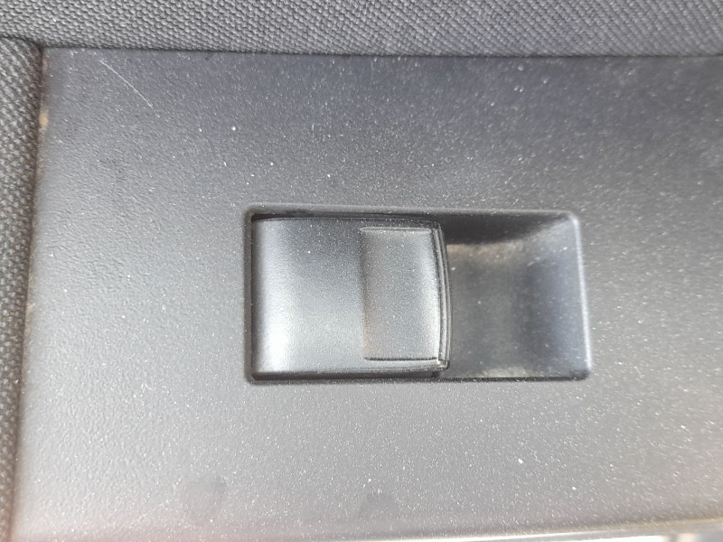 Recambio de mando elevalunas trasero izquierdo para toyota auris (_e18_) 1.4 d-4d (nde180_) referencia OEM IAM 8481002140  