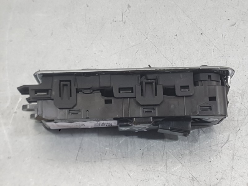 Recambio de mando elevalunas delantero izquierdo para jaguar f-pace (x761) 2.0 td4 awd referencia OEM IAM T4A12370  