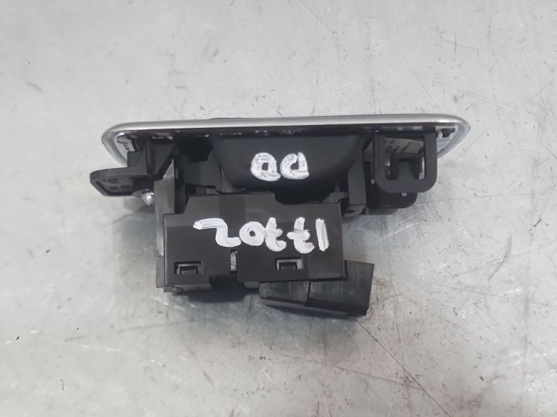 Recambio de mando elevalunas delantero derecho para jaguar f-pace (x761) 2.0 td4 awd referencia OEM IAM T2H6078  