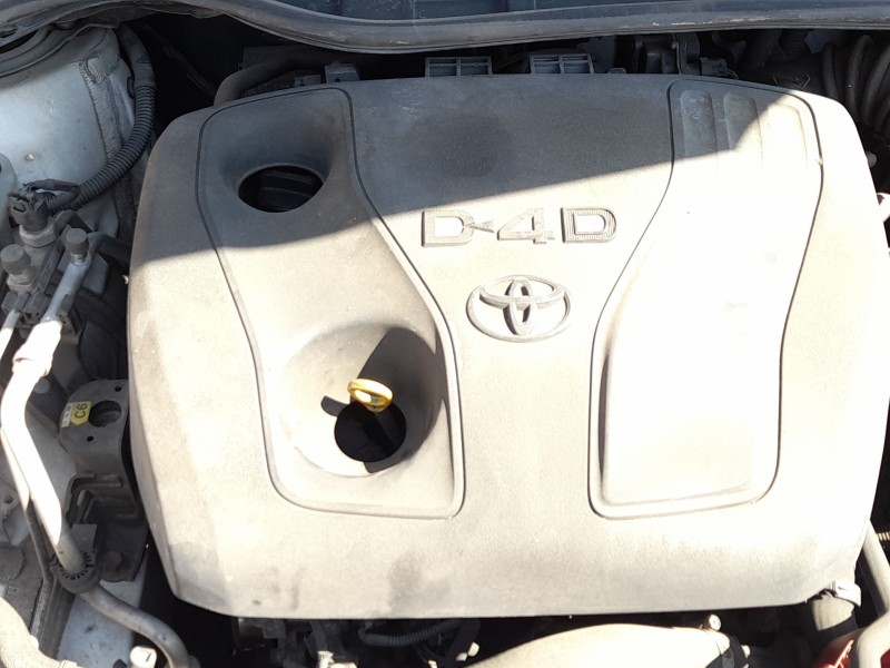 Recambio de tapa motor para toyota auris (_e18_) 1.4 d-4d (nde180_) referencia OEM IAM 126110N080  