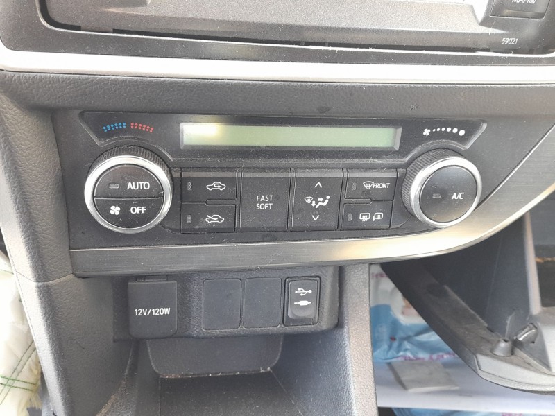 Recambio de mando climatizador para toyota auris (_e18_) 1.4 d-4d (nde180_) referencia OEM IAM 5590402060  