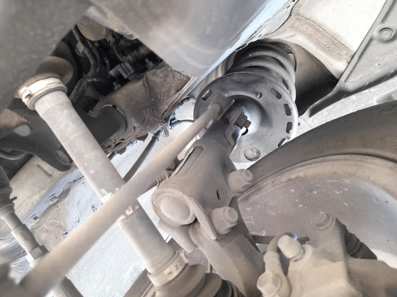 Recambio de amortiguador delantero izquierdo para toyota auris (_e18_) 1.4 d-4d (nde180_) referencia OEM IAM 4852009X70  
