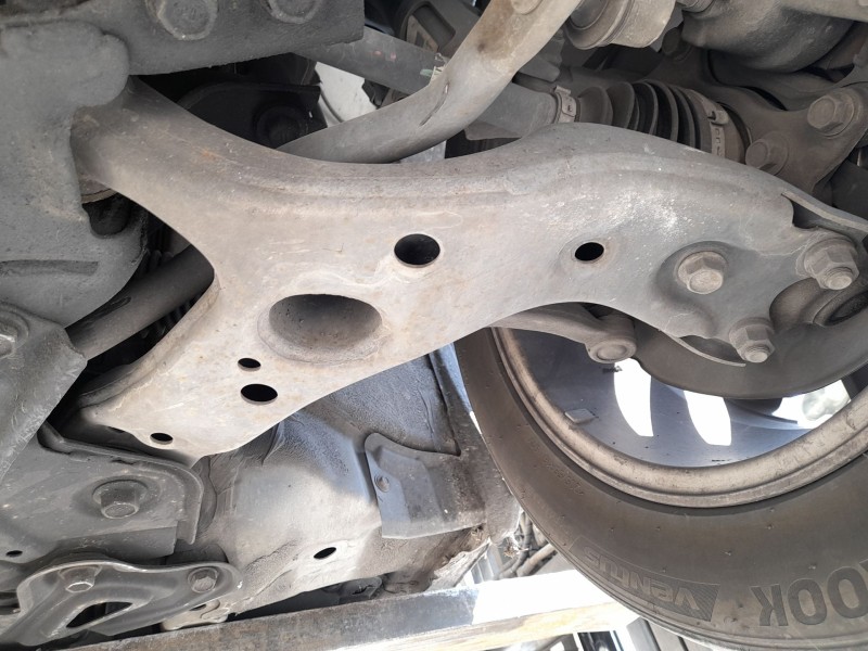 Recambio de brazo suspension inferior delantero izquierdo para toyota auris (_e18_) 1.4 d-4d (nde180_) referencia OEM IAM 480690
