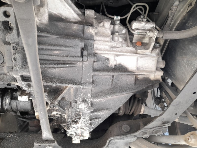 Recambio de caja cambios para toyota auris (_e18_) 1.4 d-4d (nde180_) referencia OEM IAM 3033012052  