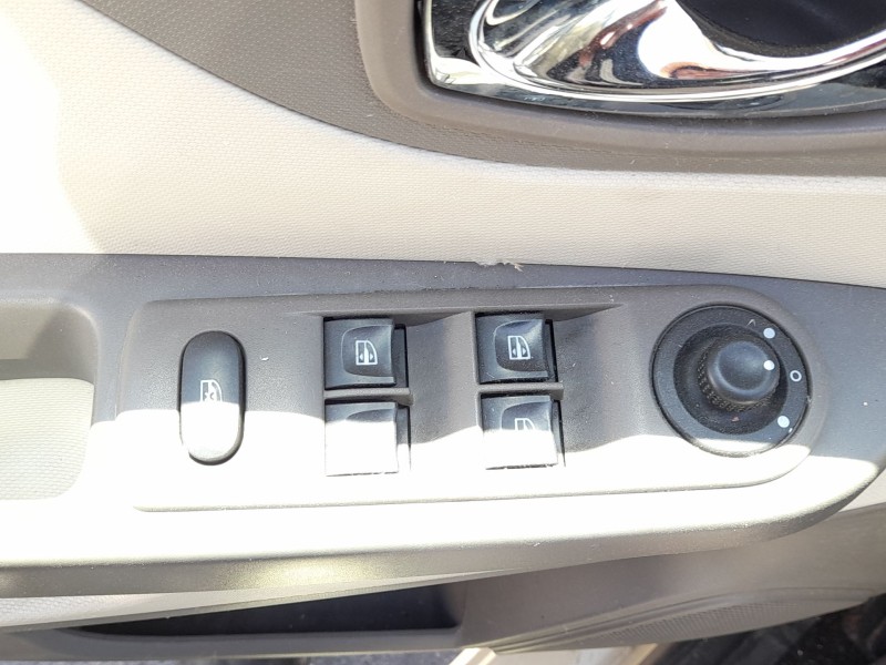 Recambio de mando elevalunas delantero izquierdo para renault captur i (j5_, h5_) 1.5 dci 90 referencia OEM IAM 254118044R  