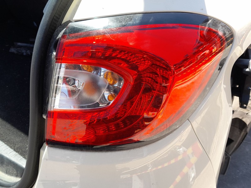 Recambio de piloto trasero derecho exterior para renault captur i (j5_, h5_) 1.5 dci 90 referencia OEM IAM 265509762R  