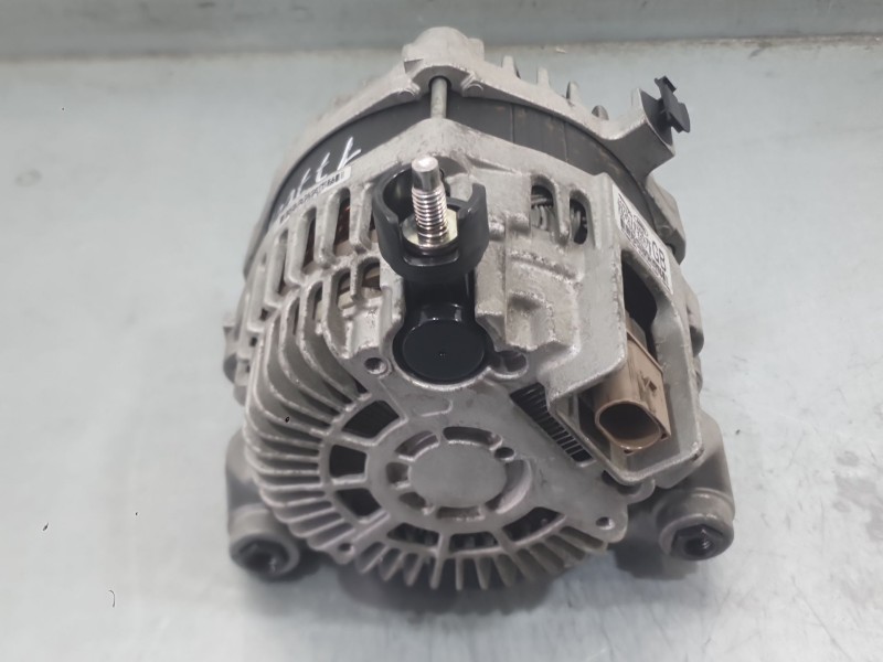 Recambio de alternador para jaguar f-pace (x761) 2.0 td4 awd referencia OEM IAM T2H26974  