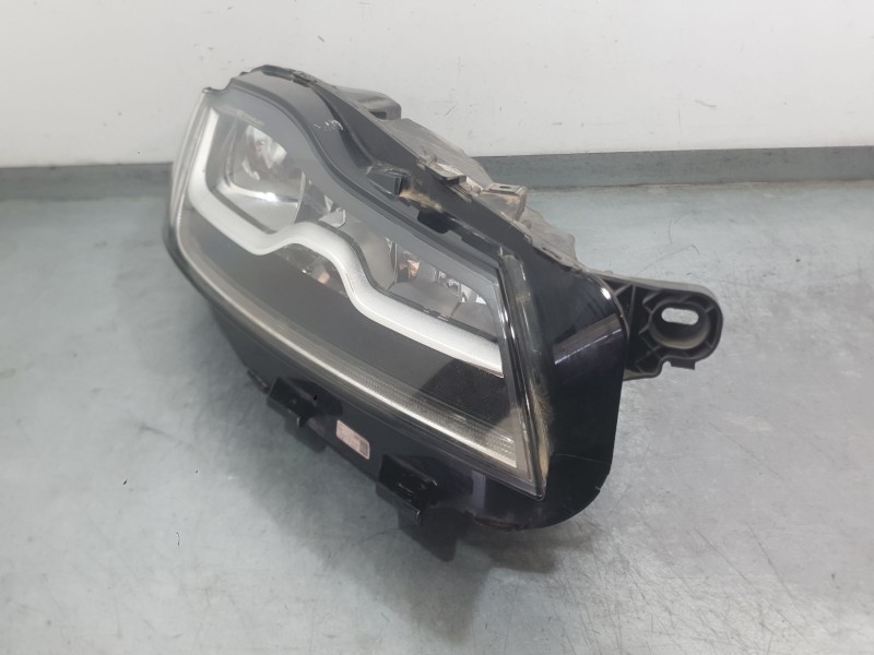 Recambio de faro derecho para jaguar f-pace (x761) 2.0 td4 awd referencia OEM IAM T2H24587  