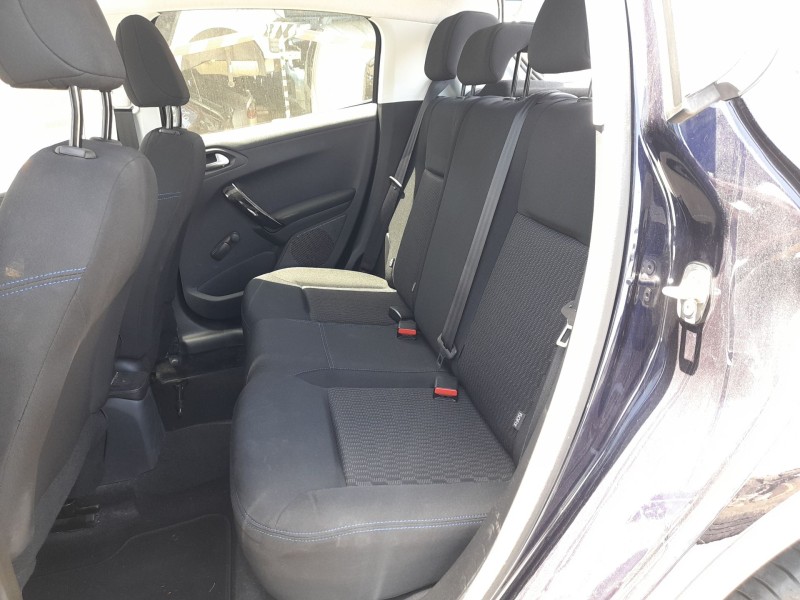 Recambio de asientos traseros para peugeot 208 i (ca_, cc_) 1.2 vti 82 referencia OEM IAM   