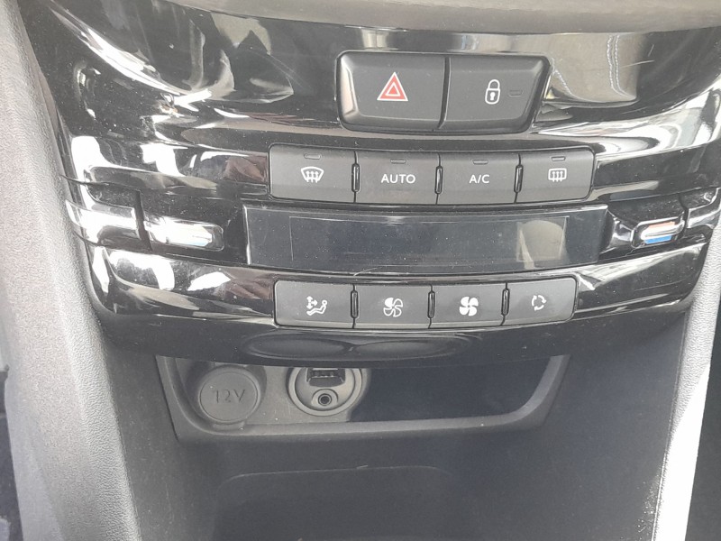 Recambio de mando climatizador para peugeot 208 i (ca_, cc_) 1.2 vti 82 referencia OEM IAM 9819611580  