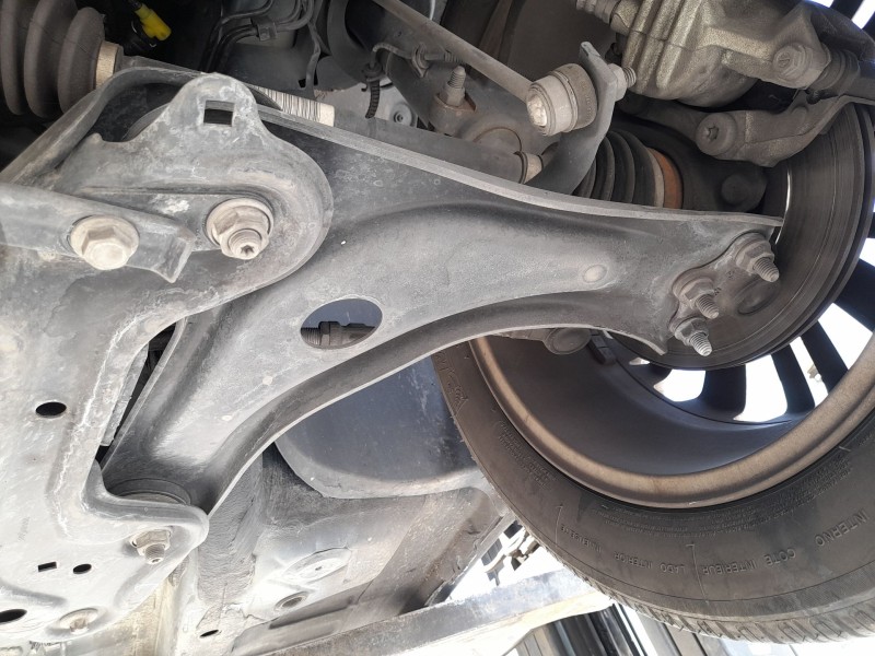 Recambio de brazo suspension inferior delantero izquierdo para peugeot 208 i (ca_, cc_) 1.2 vti 82 referencia OEM IAM 1673629480