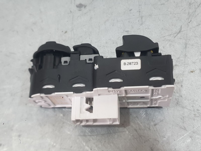 Recambio de mando elevalunas delantero izquierdo para citroën jumpy iii furgoneta (v_) 1.5 bluehdi 120 referencia OEM IAM 967833