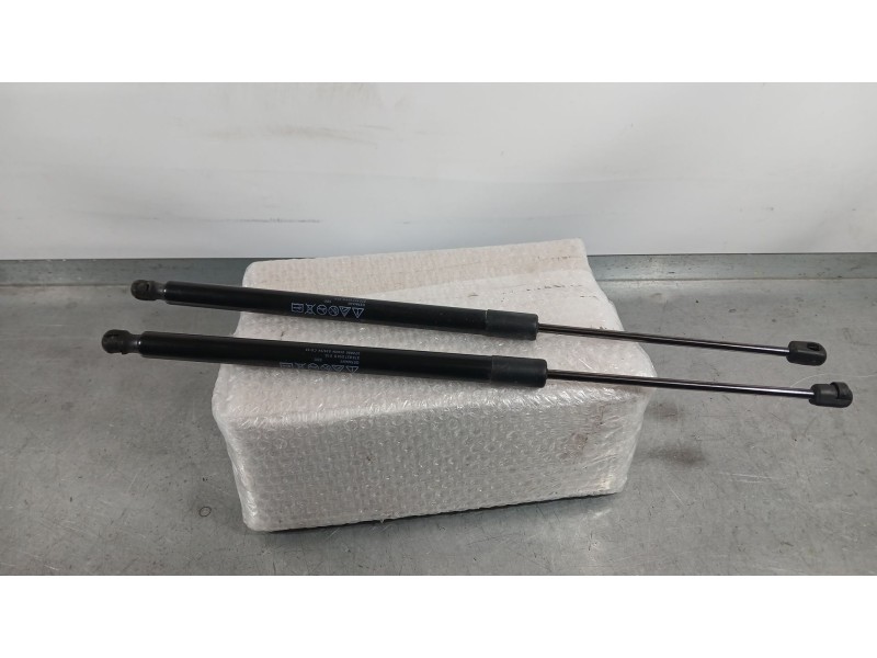 Recambio de amortiguadores maletero / porton para seat ateca (kh7, khp) 2.0 tdi fr referencia OEM IAM 575827550D PAREJA 
