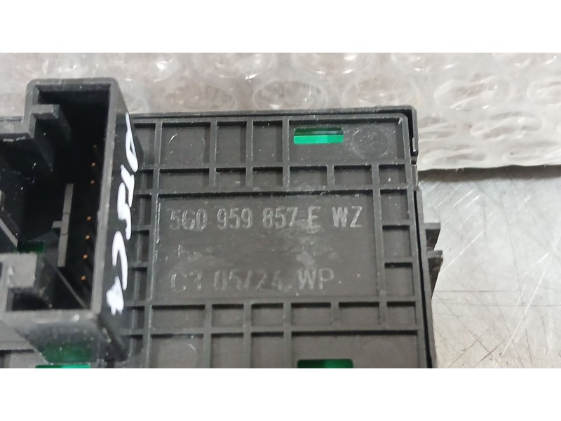 Recambio de mando elevalunas delantero izquierdo para seat ateca (kh7, khp) 2.0 tdi fr referencia OEM IAM 5G0959857E  