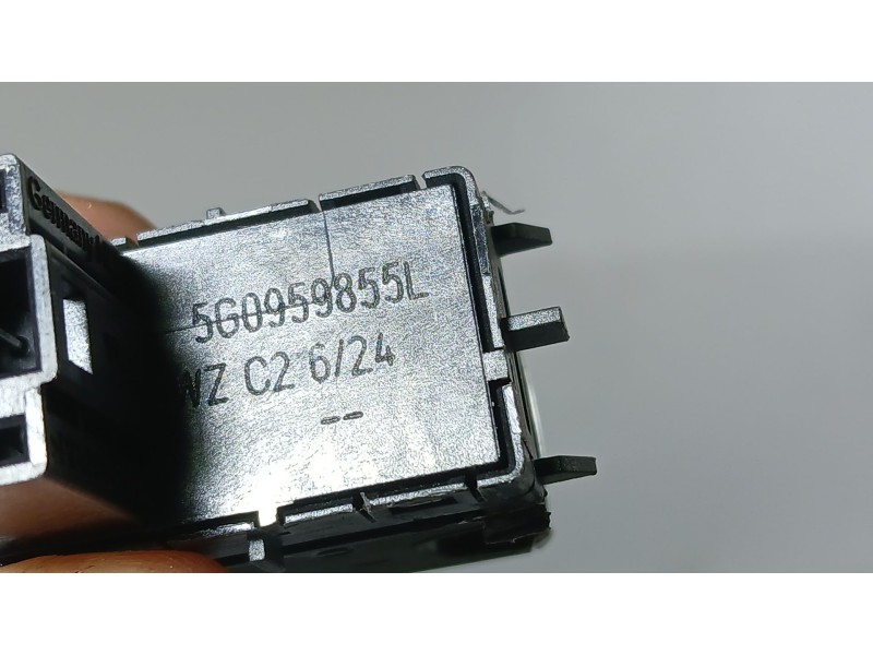 Recambio de mando elevalunas trasero derecho para seat ateca (kh7, khp) 2.0 tdi fr referencia OEM IAM 5G0959855L  