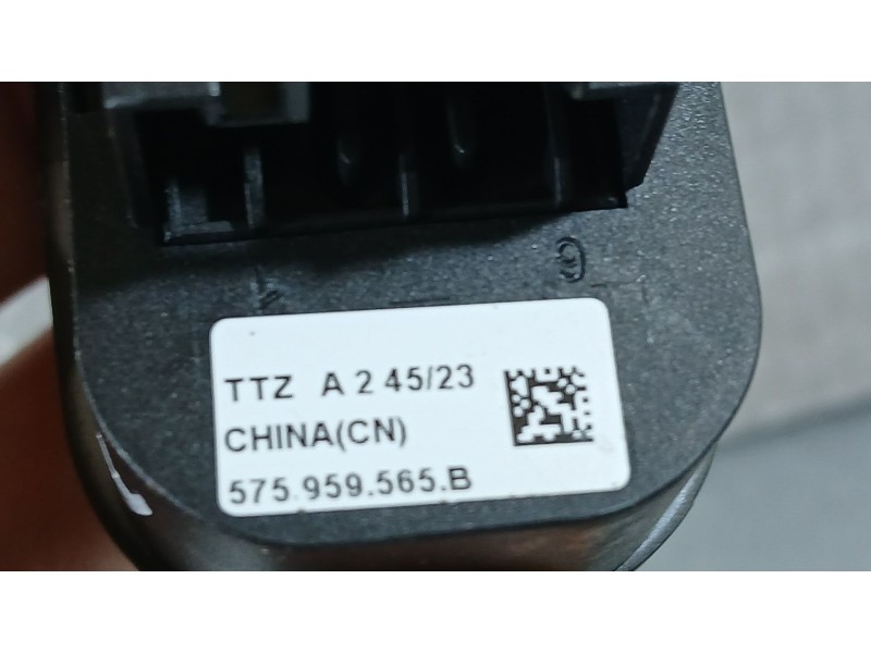 Recambio de mando retrovisor para seat ateca (kh7, khp) 2.0 tdi fr referencia OEM IAM 575959565B  
