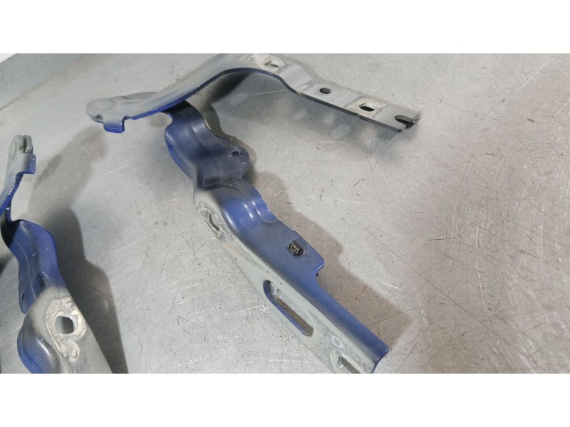 Recambio de bisagra capot para seat ateca (kh7, khp) 2.0 tdi fr referencia OEM IAM 575823301A PAREJA 575823302A