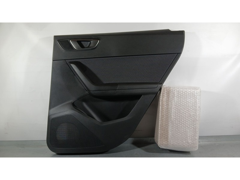 Recambio de guarnecido puerta trasera derecha para seat ateca fr (kh7, khp) 2.0 tdi referencia OEM IAM 575867116A  