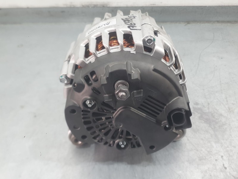 Recambio de alternador para volkswagen golf vi (5k1) 1.6 tdi referencia OEM IAM 03L903023X 03L903023 